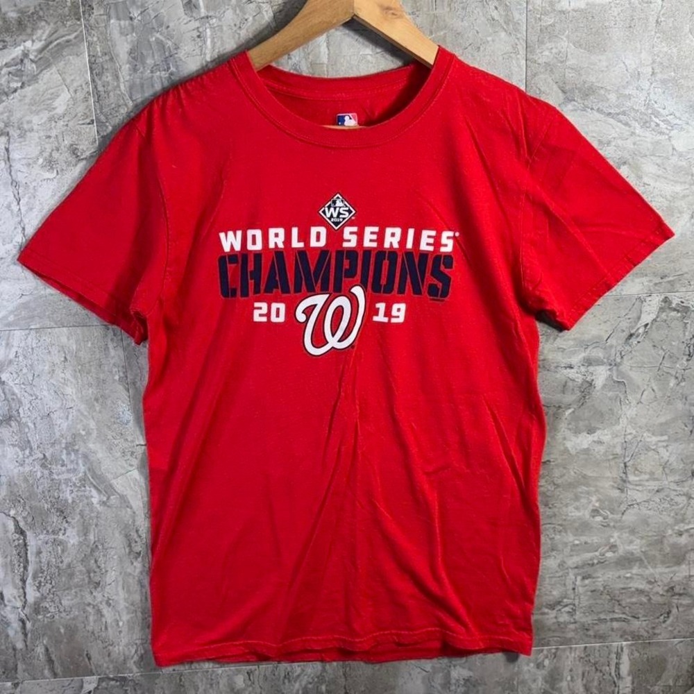 Washington Nationals World Series Champions Red 2019 T-Shirt  Mens Size M #MLB